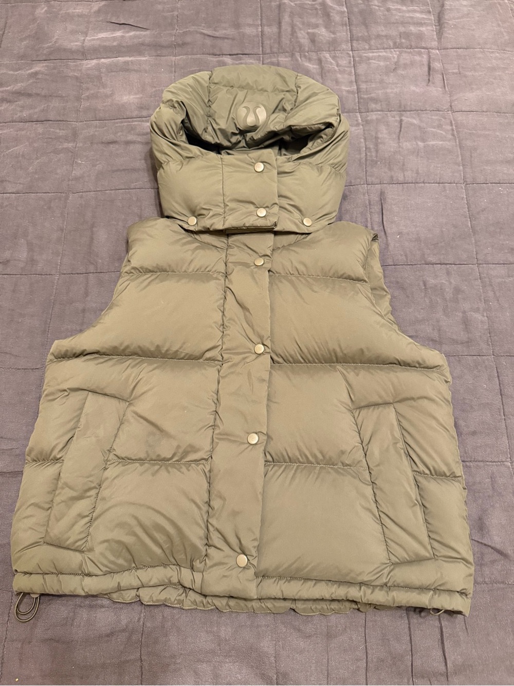 Lululemon Wonder Puff Cropped Vest in Olive